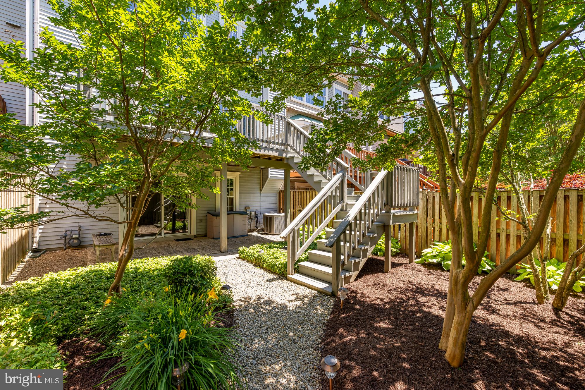 WOODSIDE - Residential