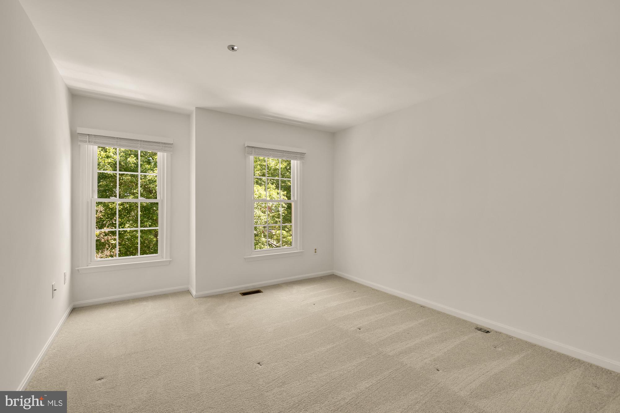 WOODSIDE - Residential