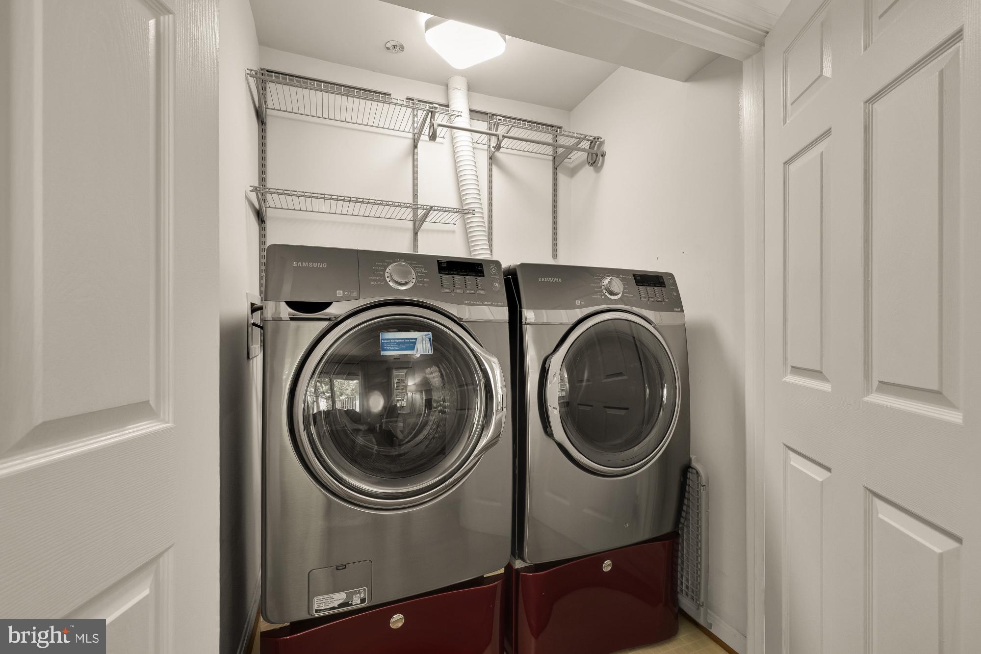 WOODSIDE - Residential