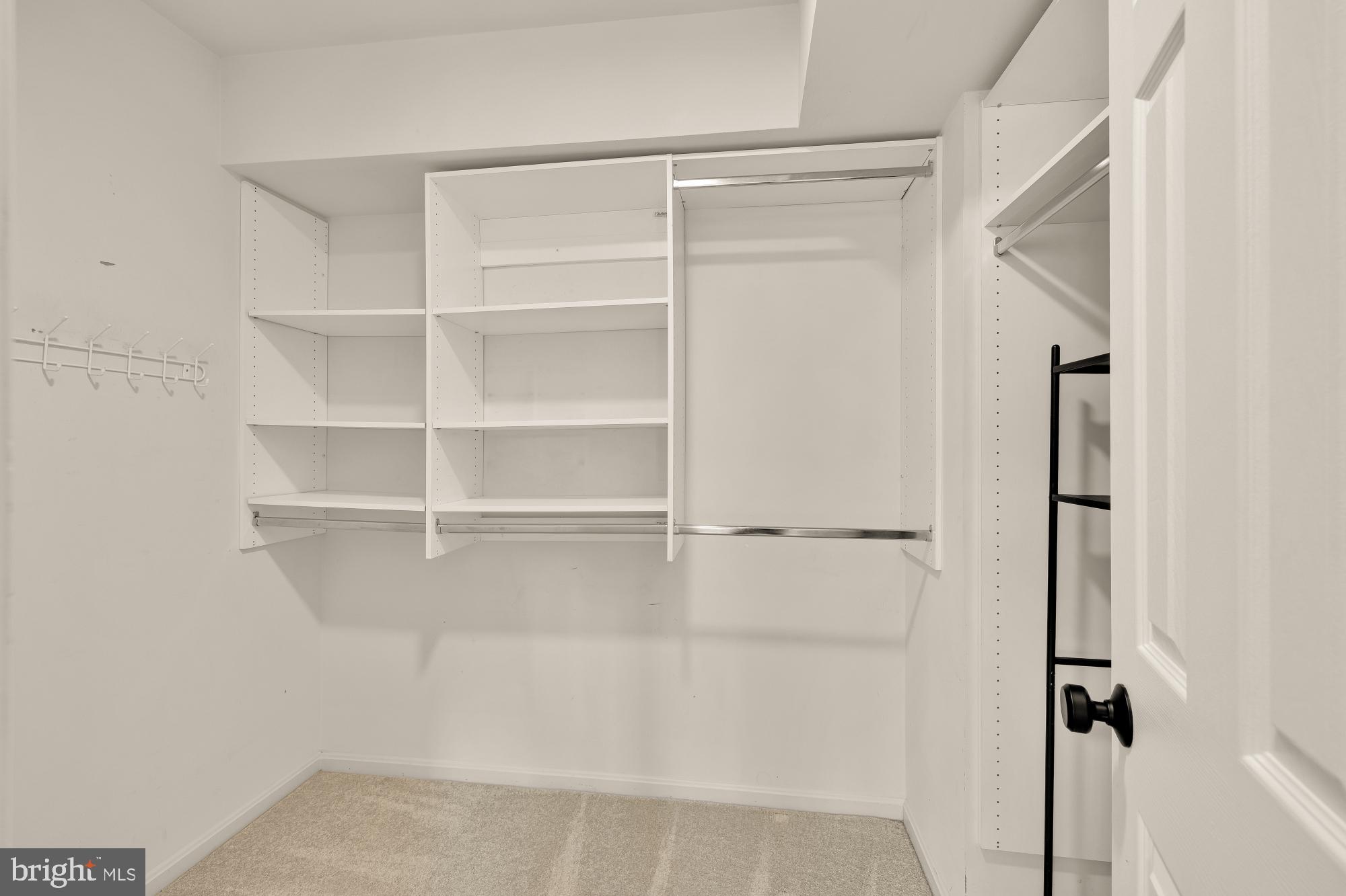 WOODSIDE - Residential