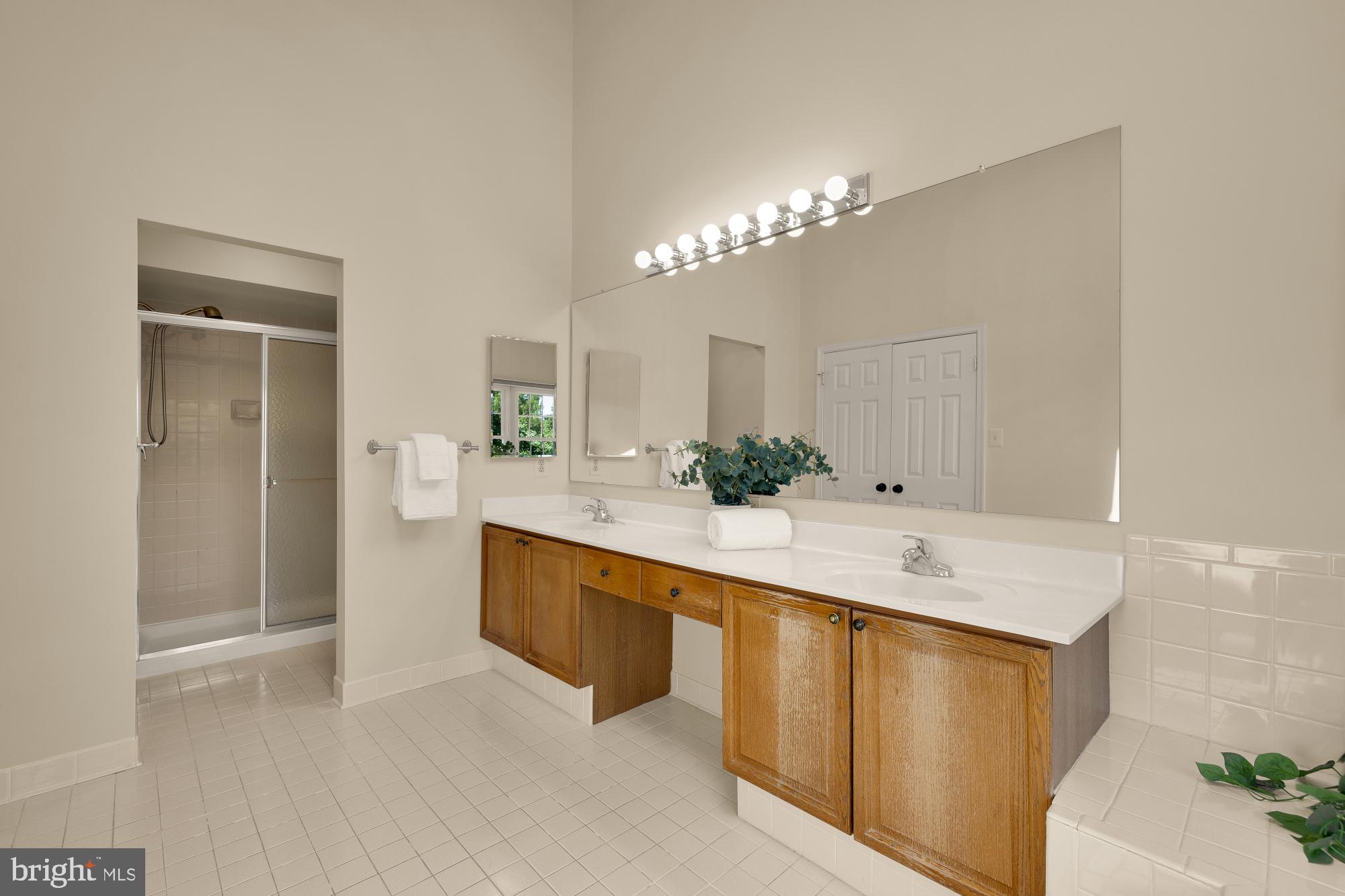 WOODSIDE - Residential