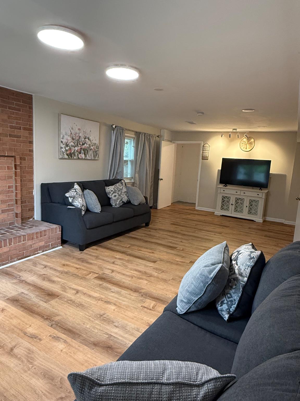 HOLLINDALE - Residential