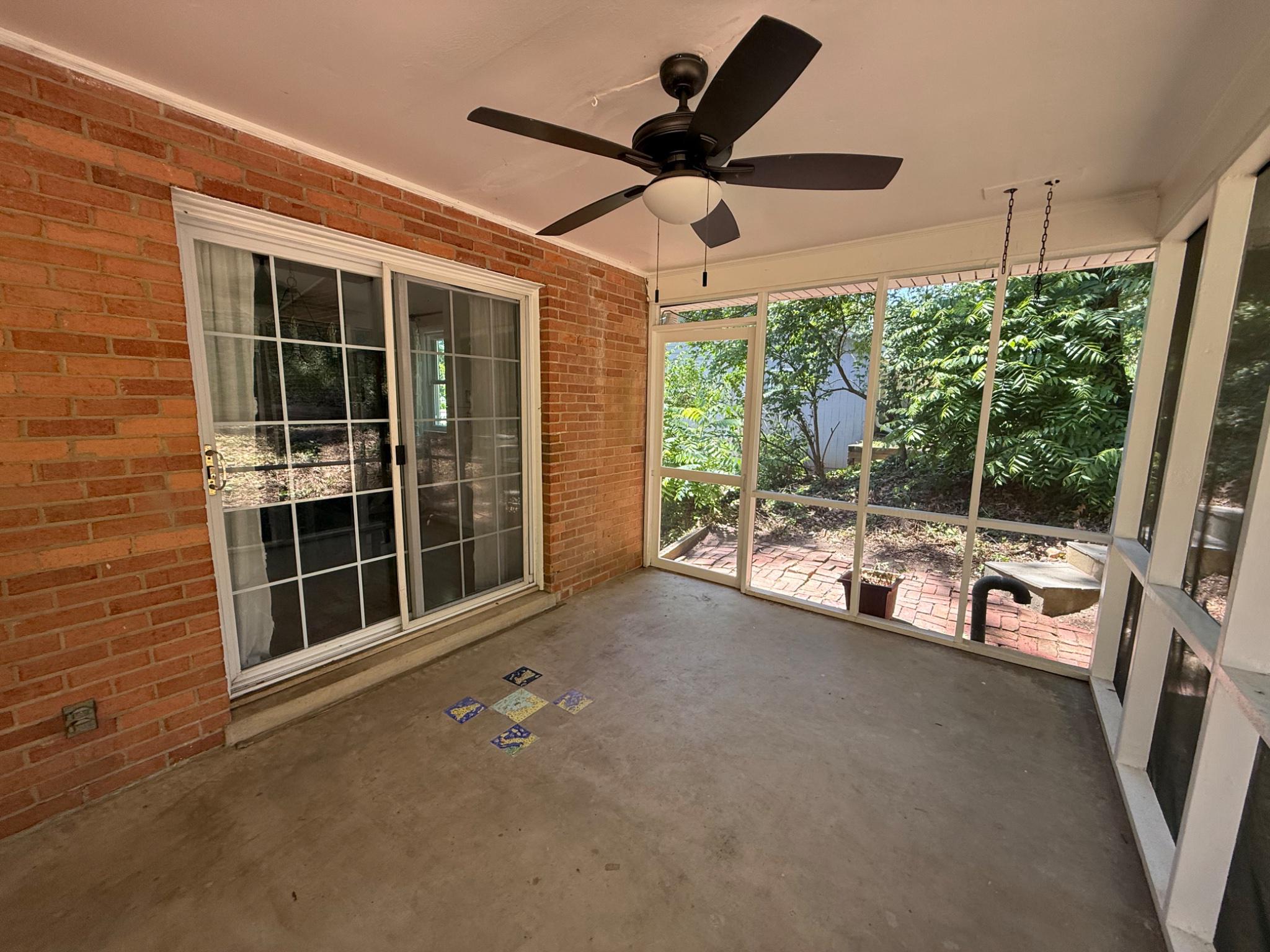 HOLLINDALE - Residential