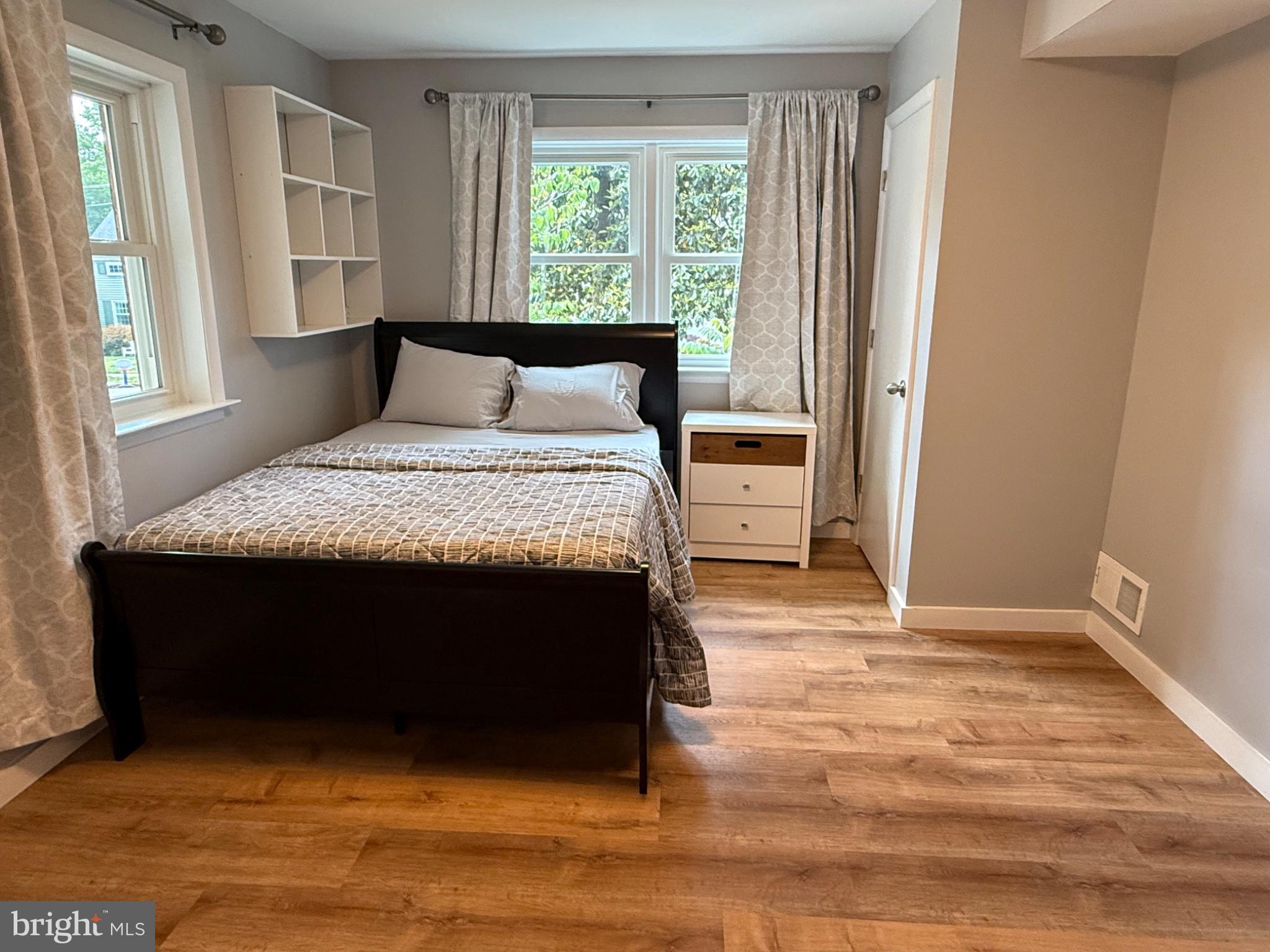 HOLLINDALE - Residential