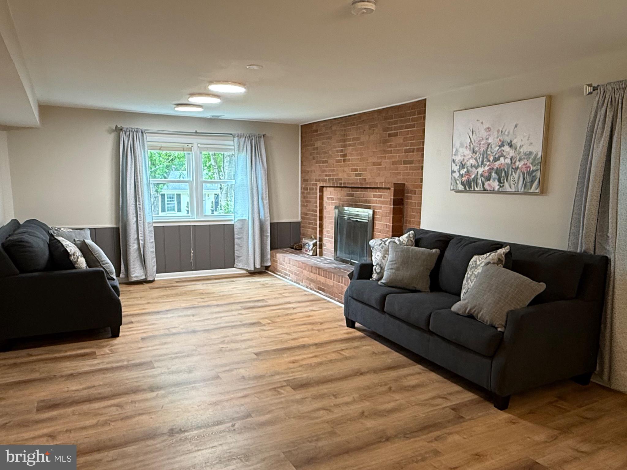 HOLLINDALE - Residential