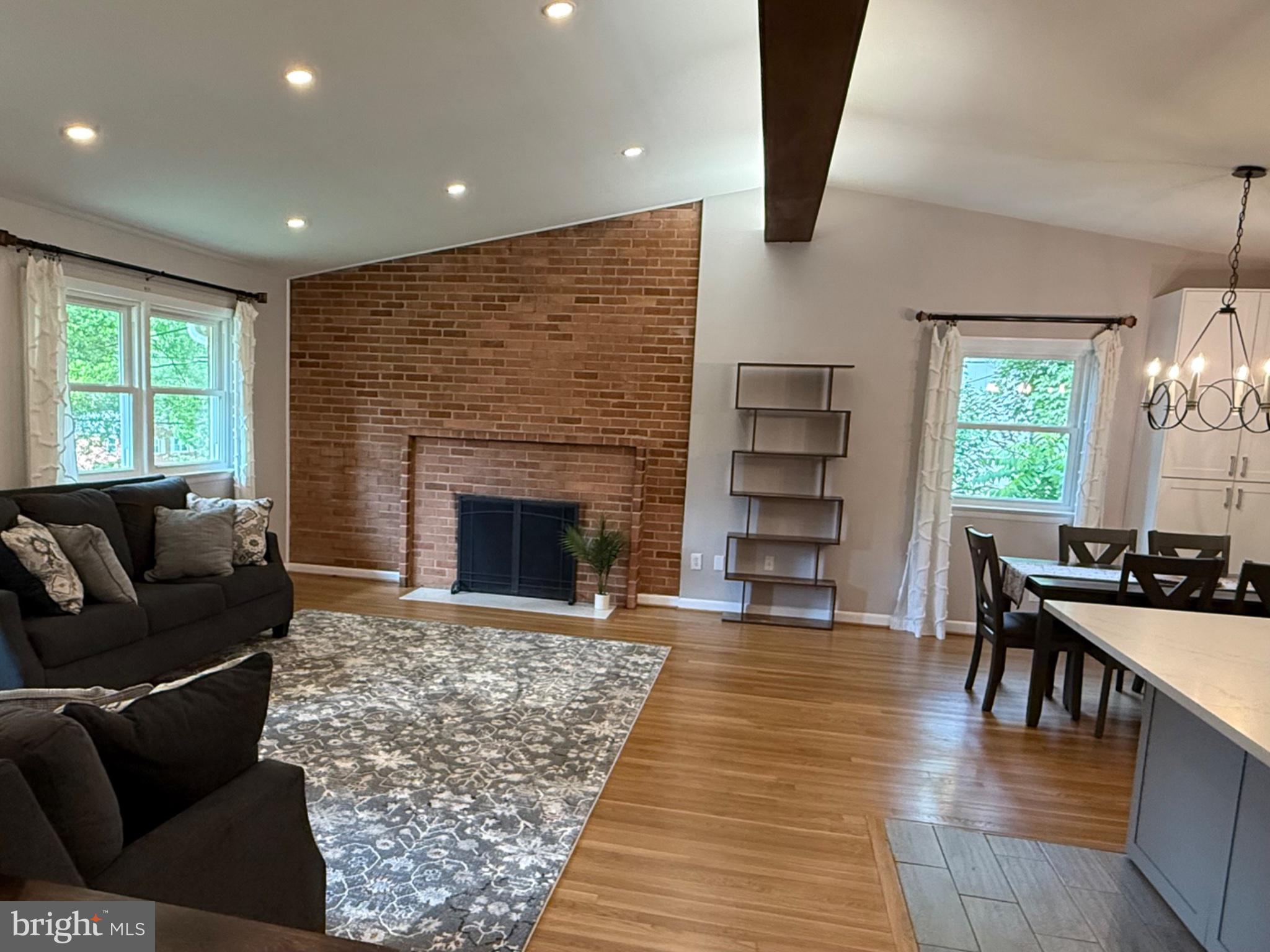 HOLLINDALE - Residential