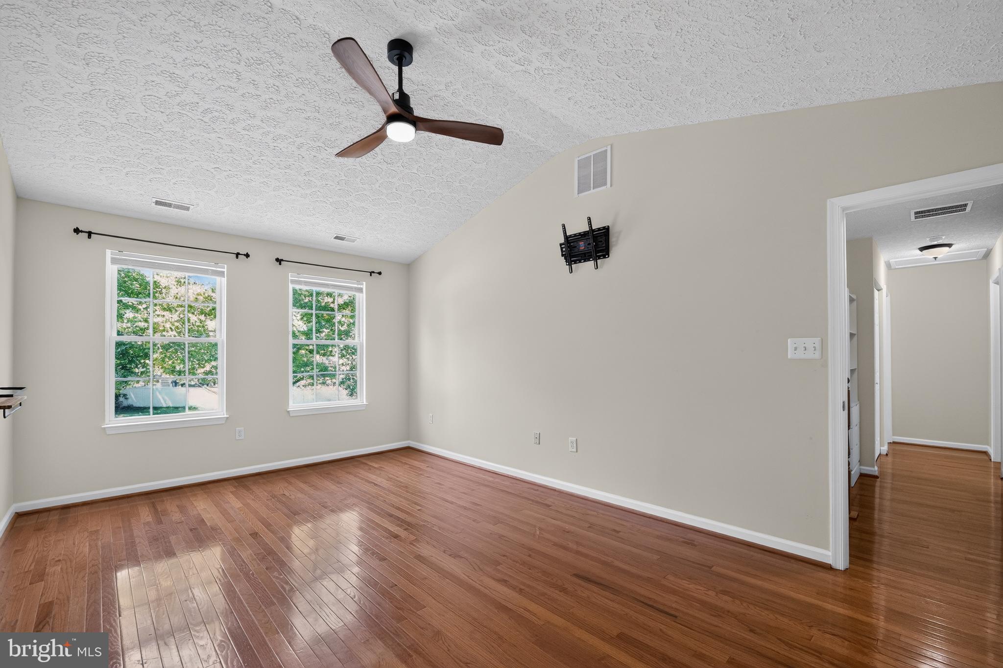 ROSE VILLAGE - Residential