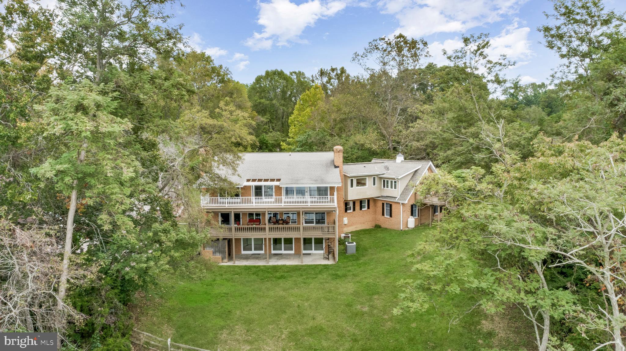 HOLLAND CLIFF SHORES - Residential