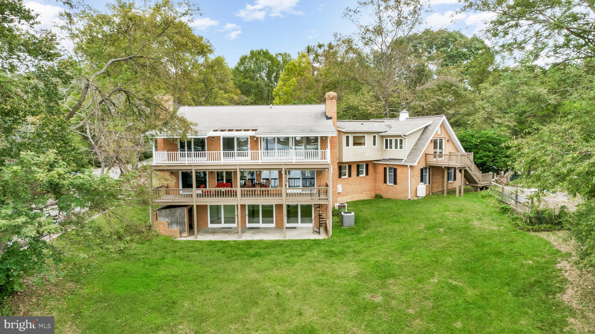 HOLLAND CLIFF SHORES - Residential
