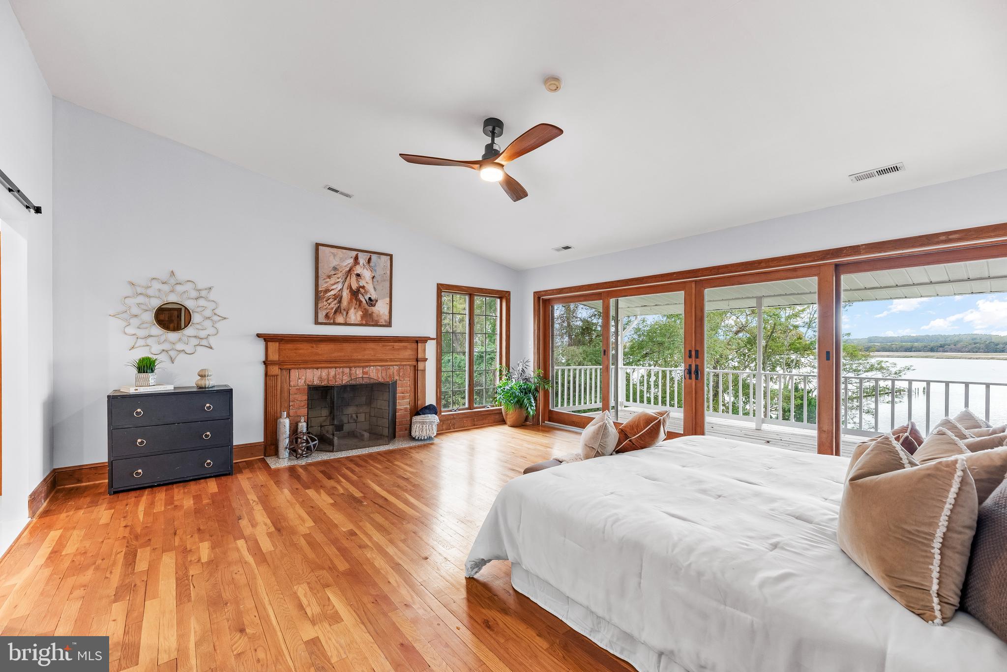 HOLLAND CLIFF SHORES - Residential