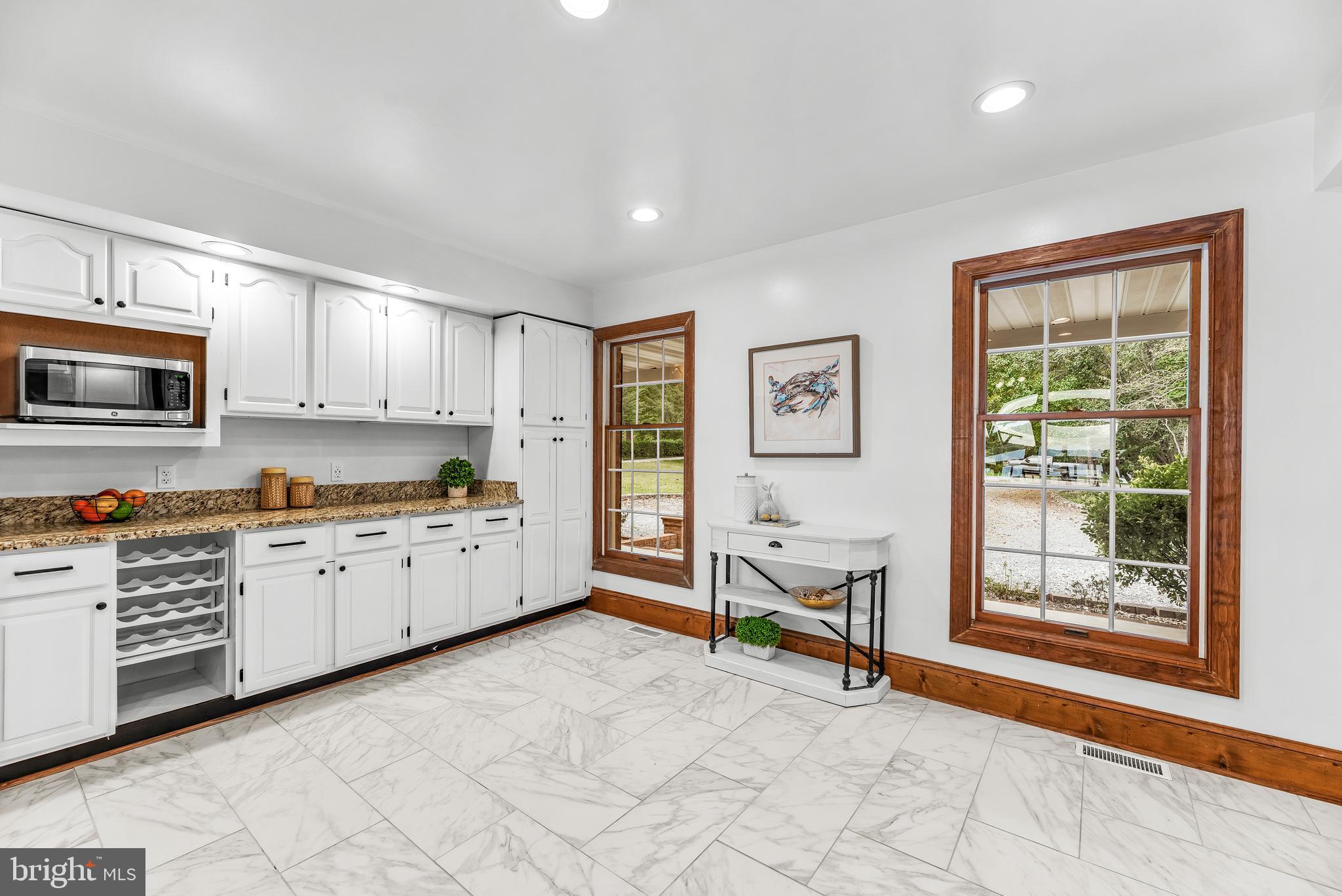 HOLLAND CLIFF SHORES - Residential