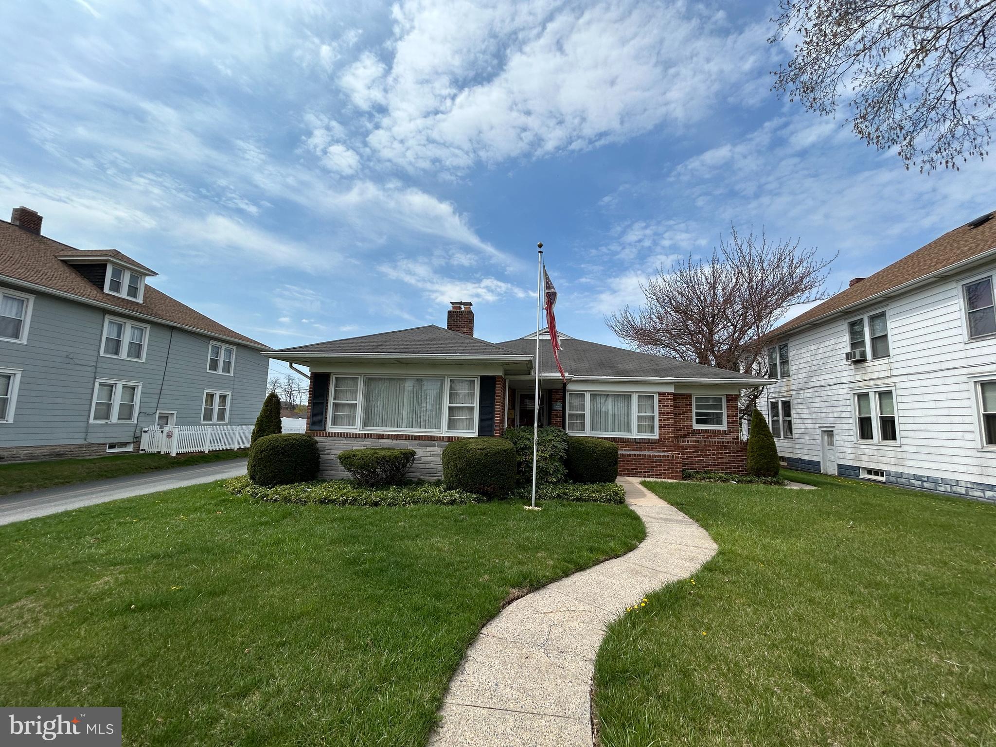 RED LION - Residential