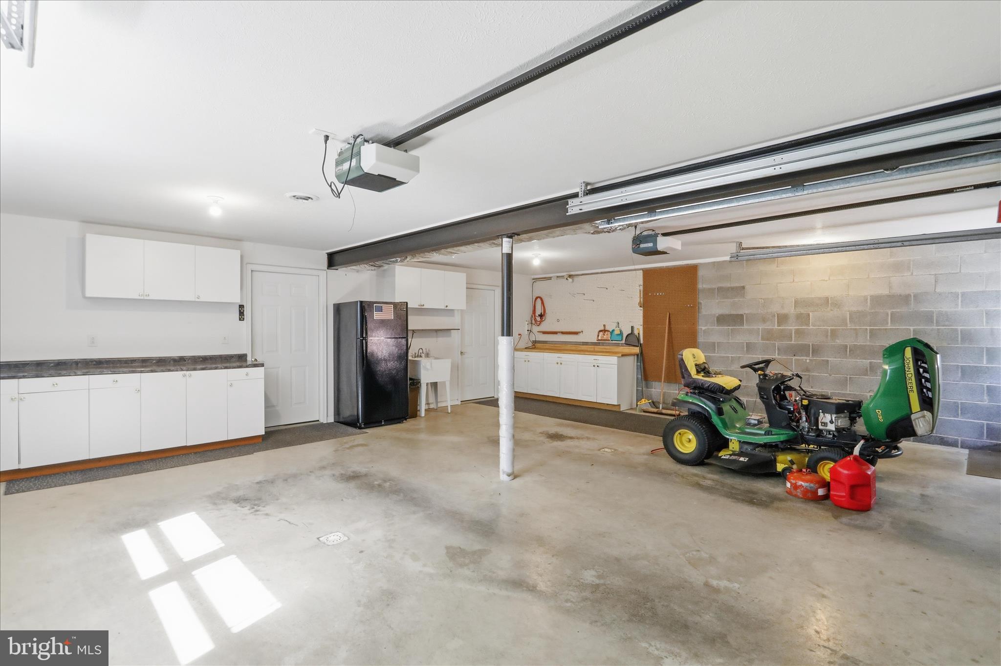 SHERWOOD ACRES - Residential