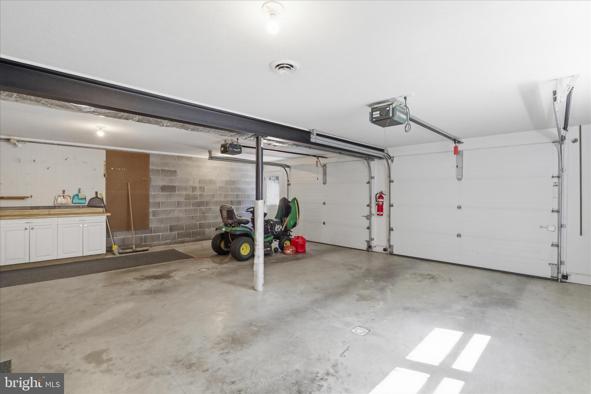 SHERWOOD ACRES - Residential
