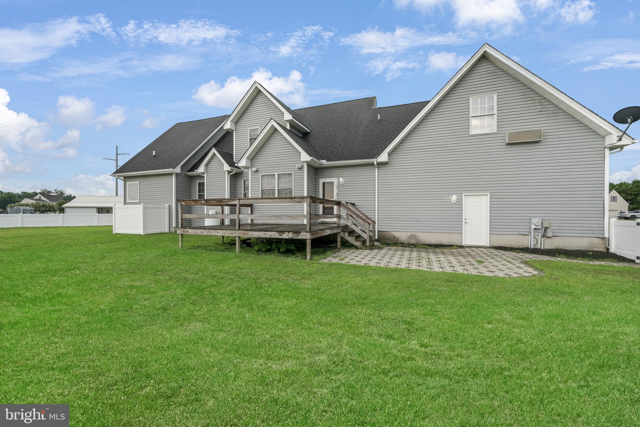 MOCKING BIRD - Residential