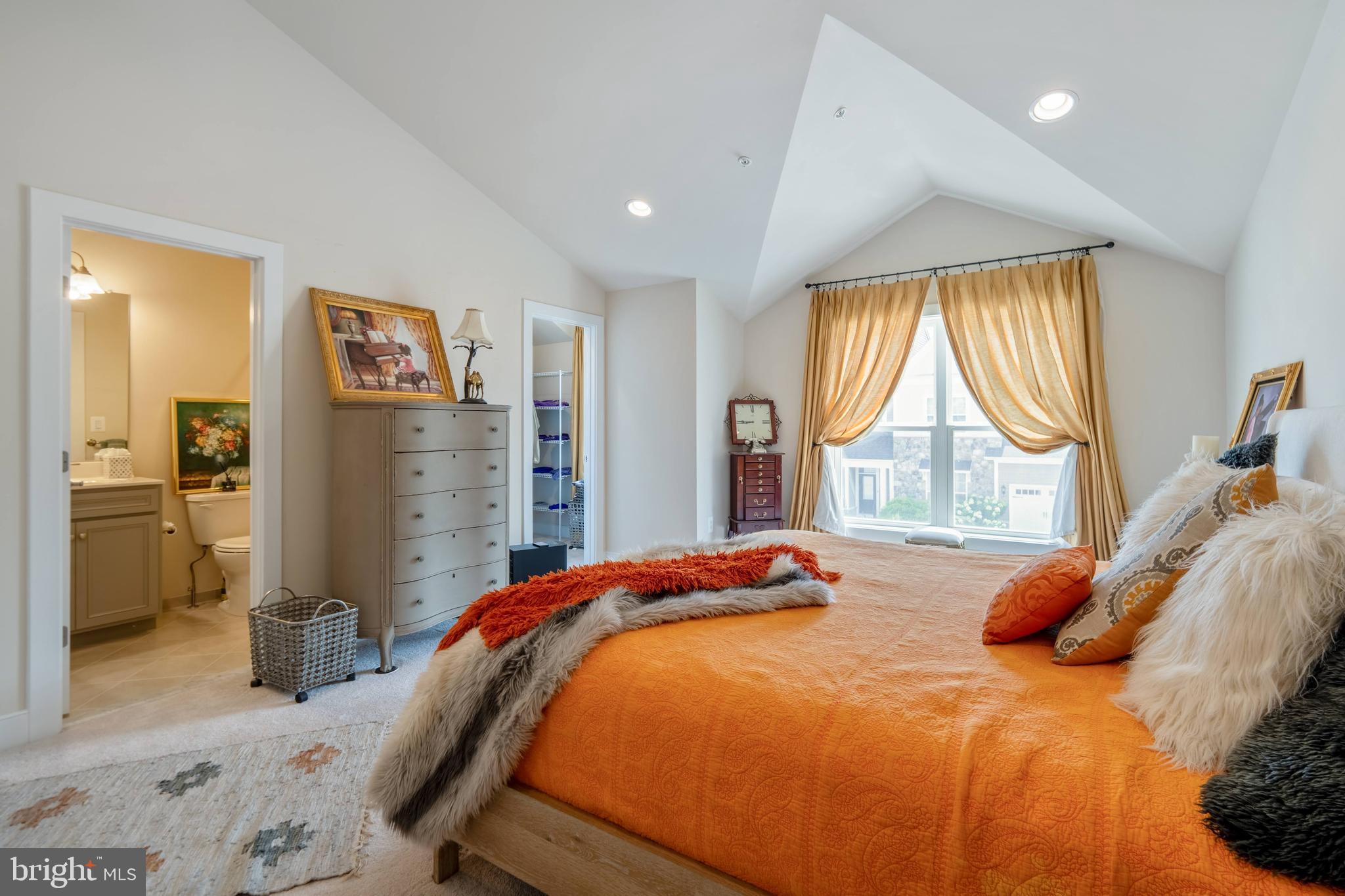 TWO RIVERS - Residential