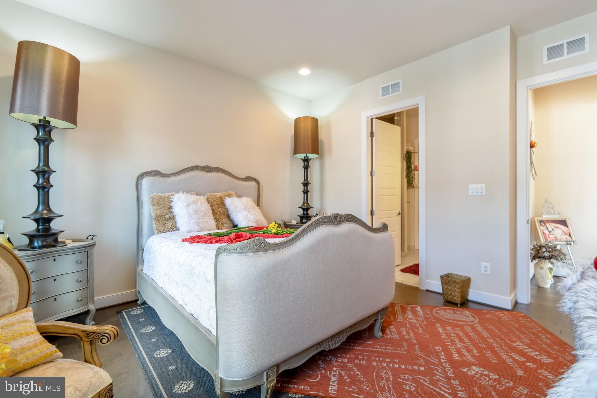 TWO RIVERS - Residential