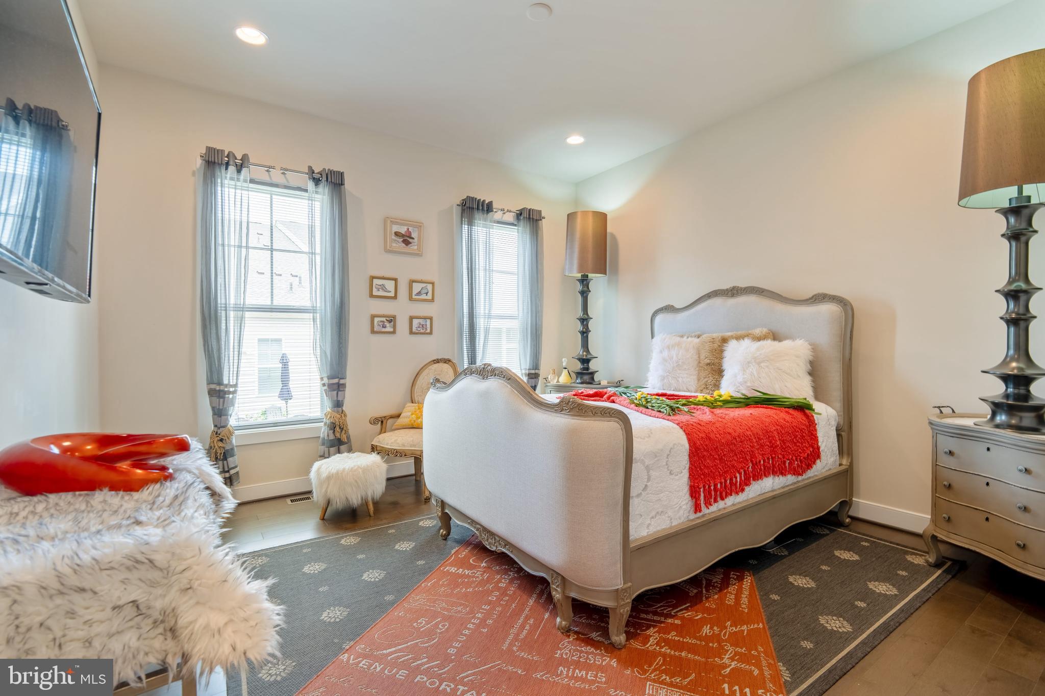 TWO RIVERS - Residential