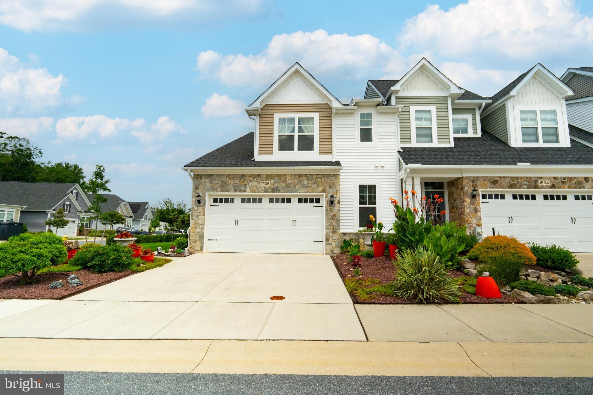 TWO RIVERS - Residential