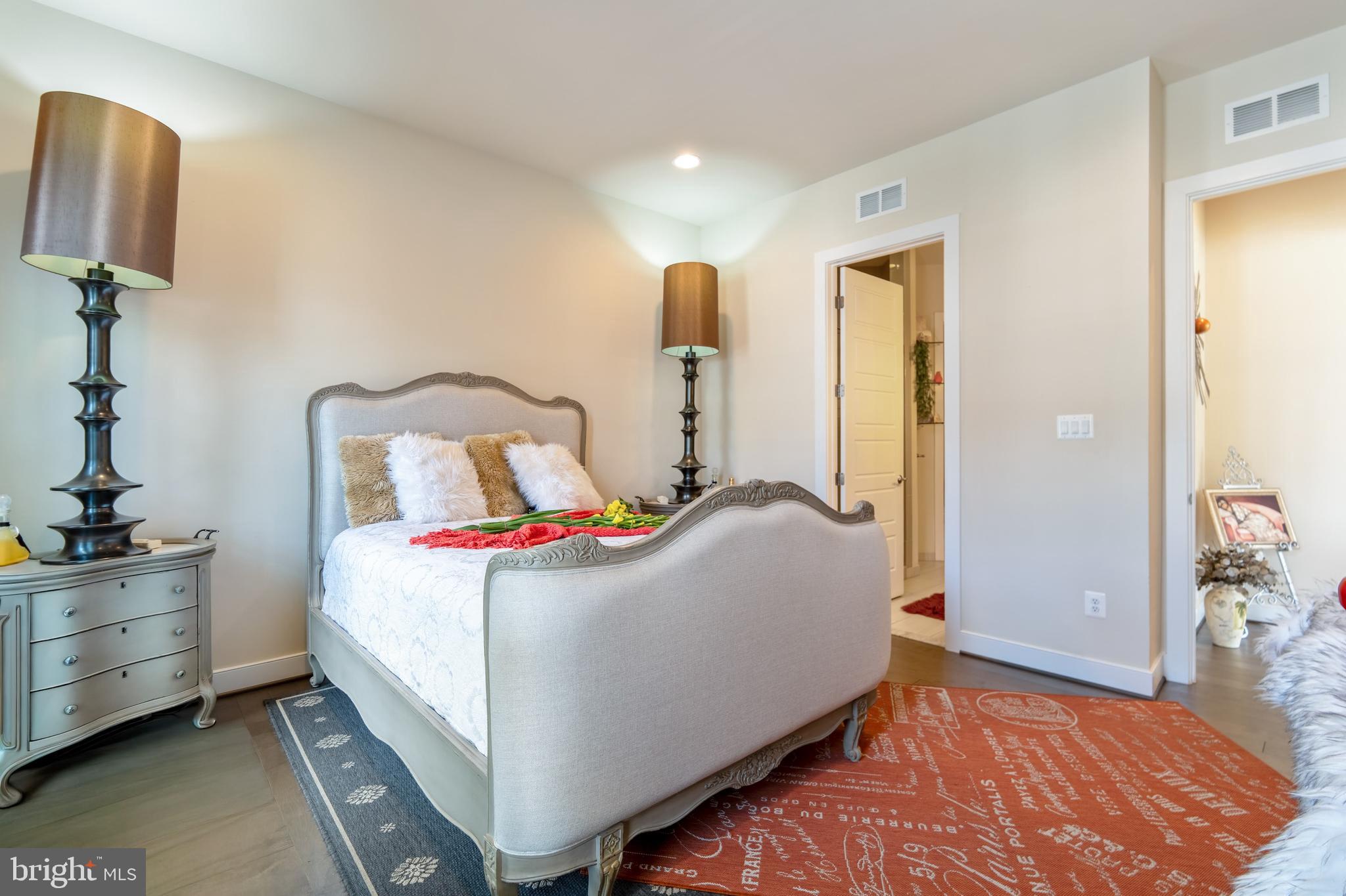 TWO RIVERS - Residential