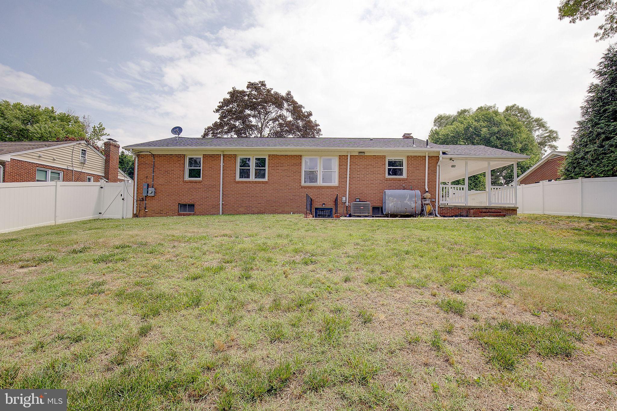 HUNTING HILLS ESTATES - Residential