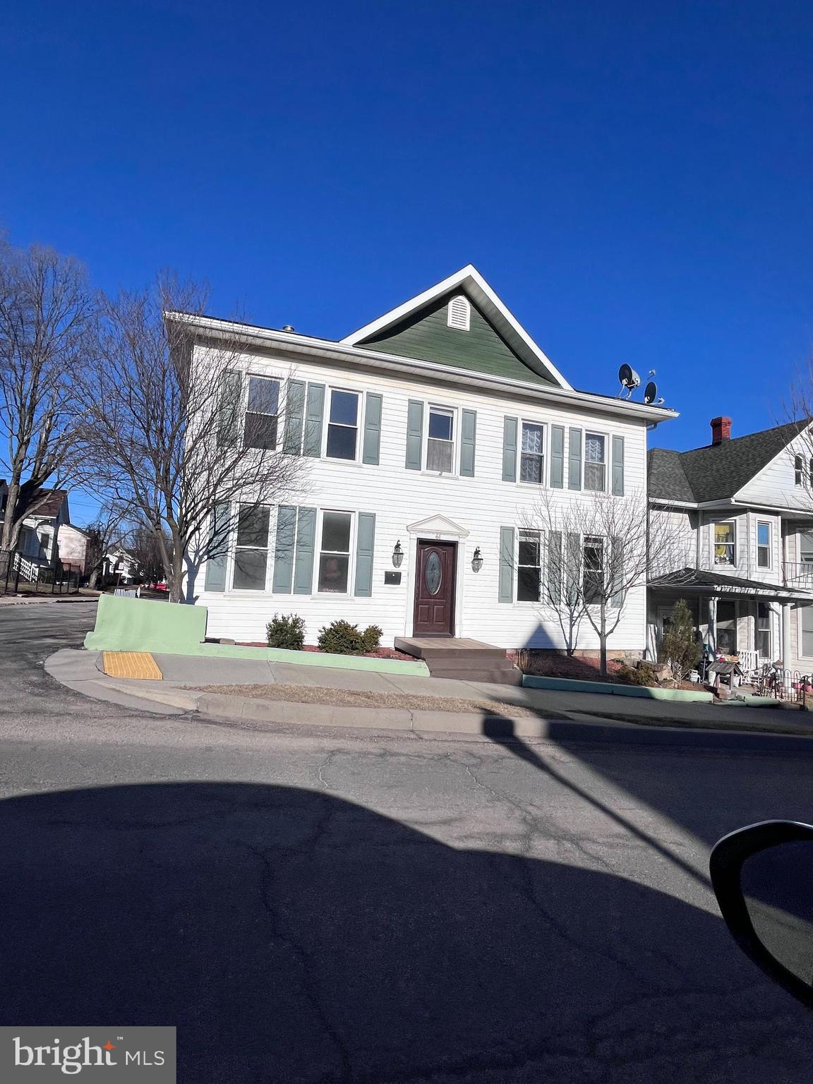 WEST SIDE - Residential