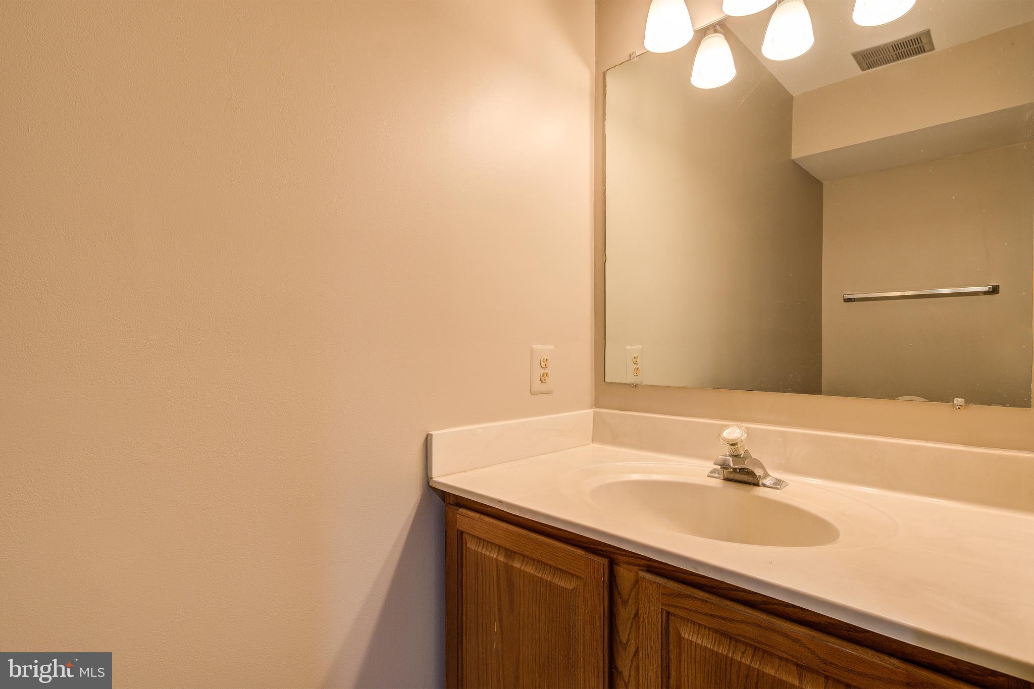 OLD GEORGETOWN VILLAGE - Residential Lease