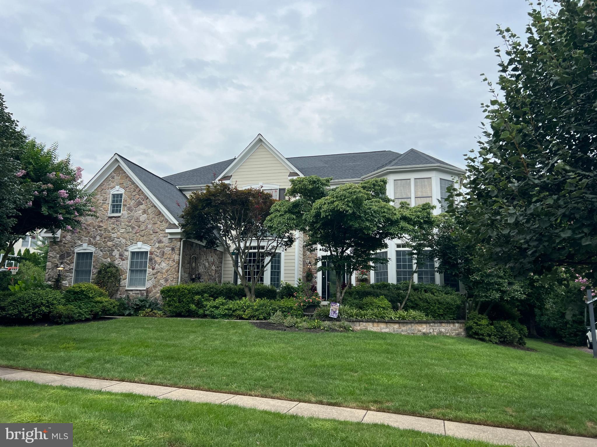 LANSDOWNE ON THE POTOMAC - Residential