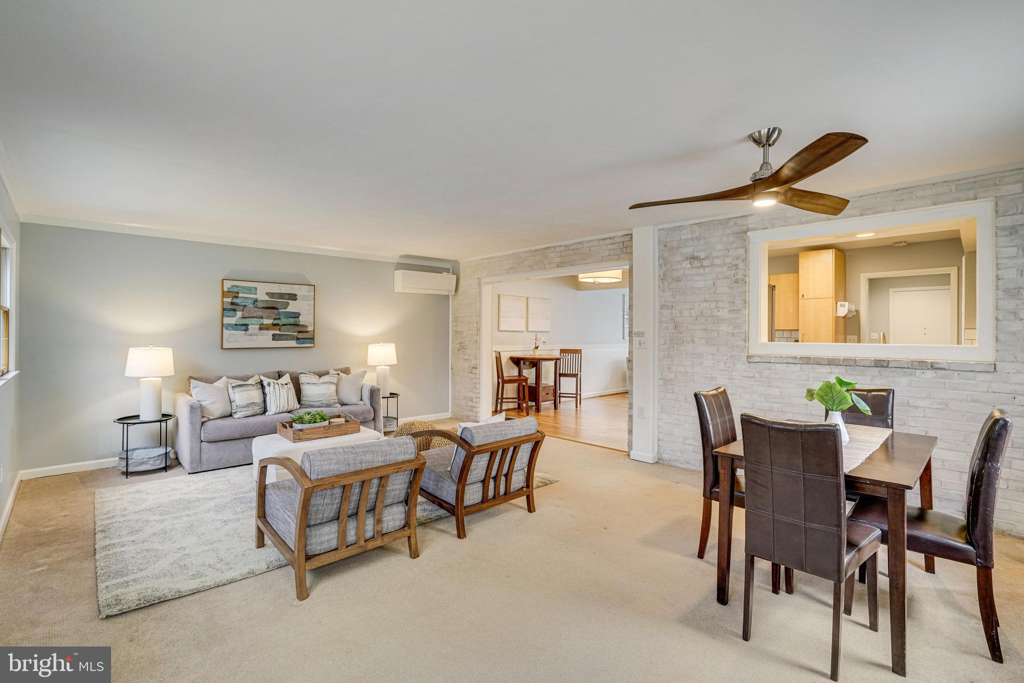 LAKE BARCROFT - Residential