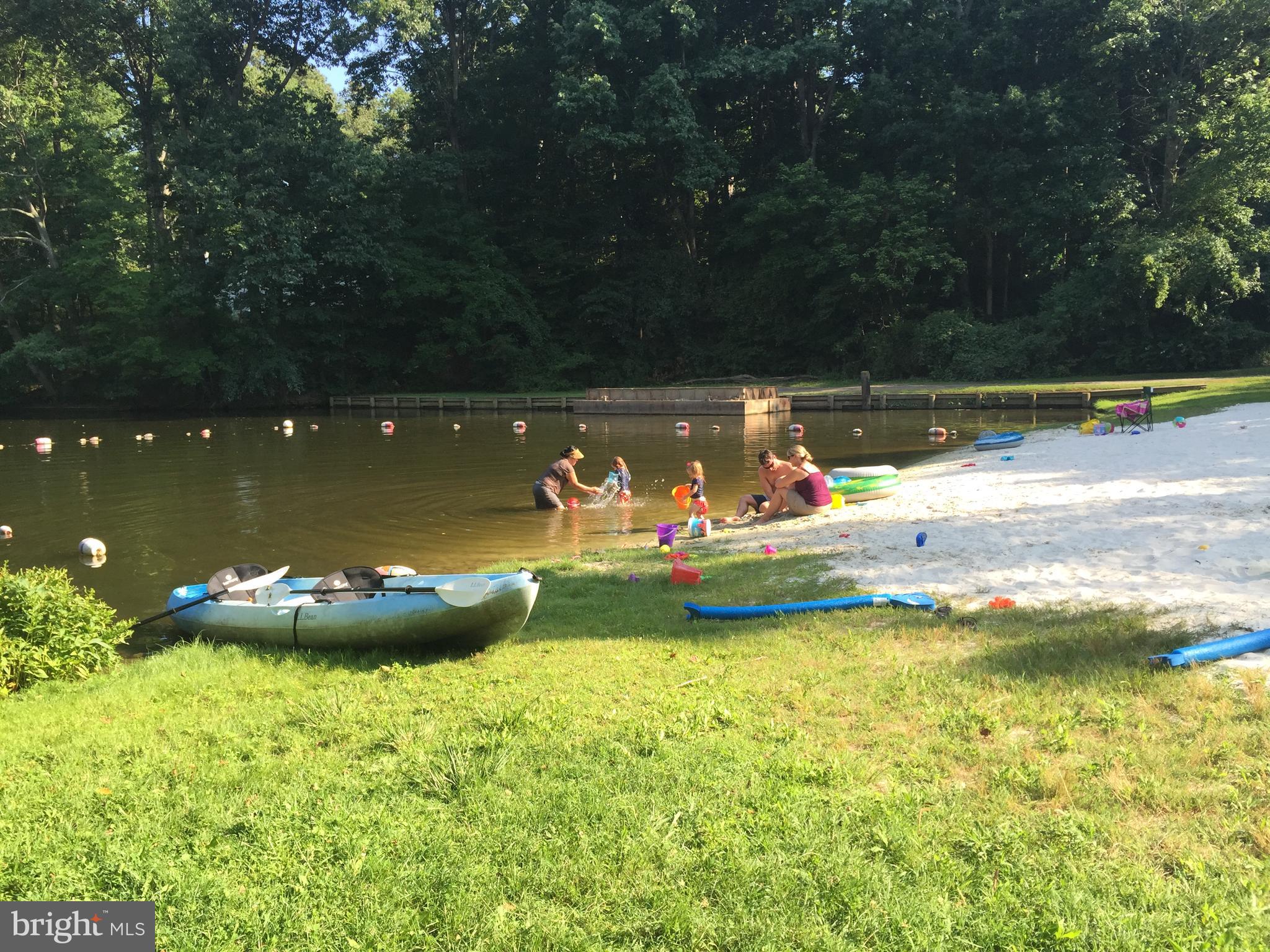 LAKE BARCROFT - Residential