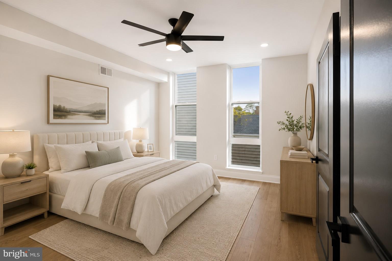 QUEEN VILLAGE - Residential