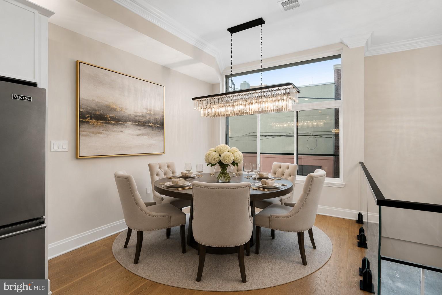 QUEEN VILLAGE - Residential