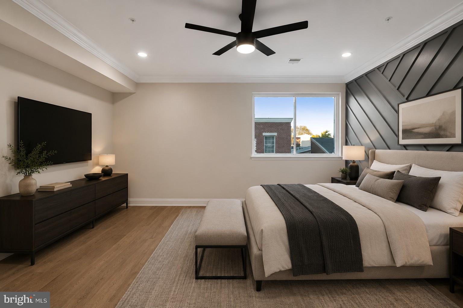 QUEEN VILLAGE - Residential