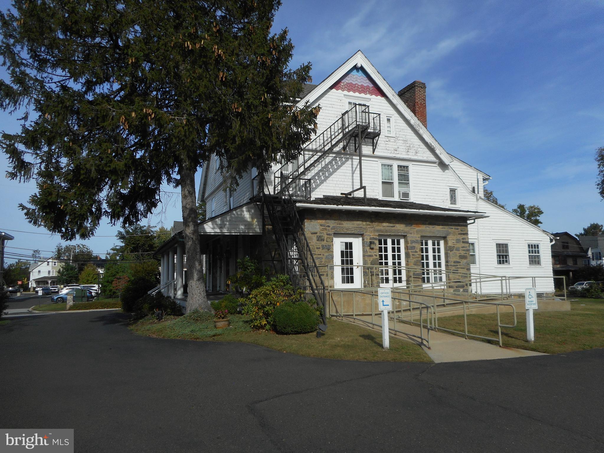 ABINGTON - Commercial Sale