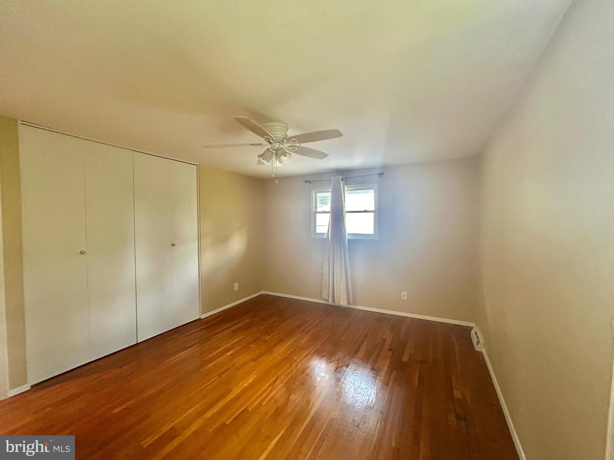 FOREST KNOLLS - Residential Lease