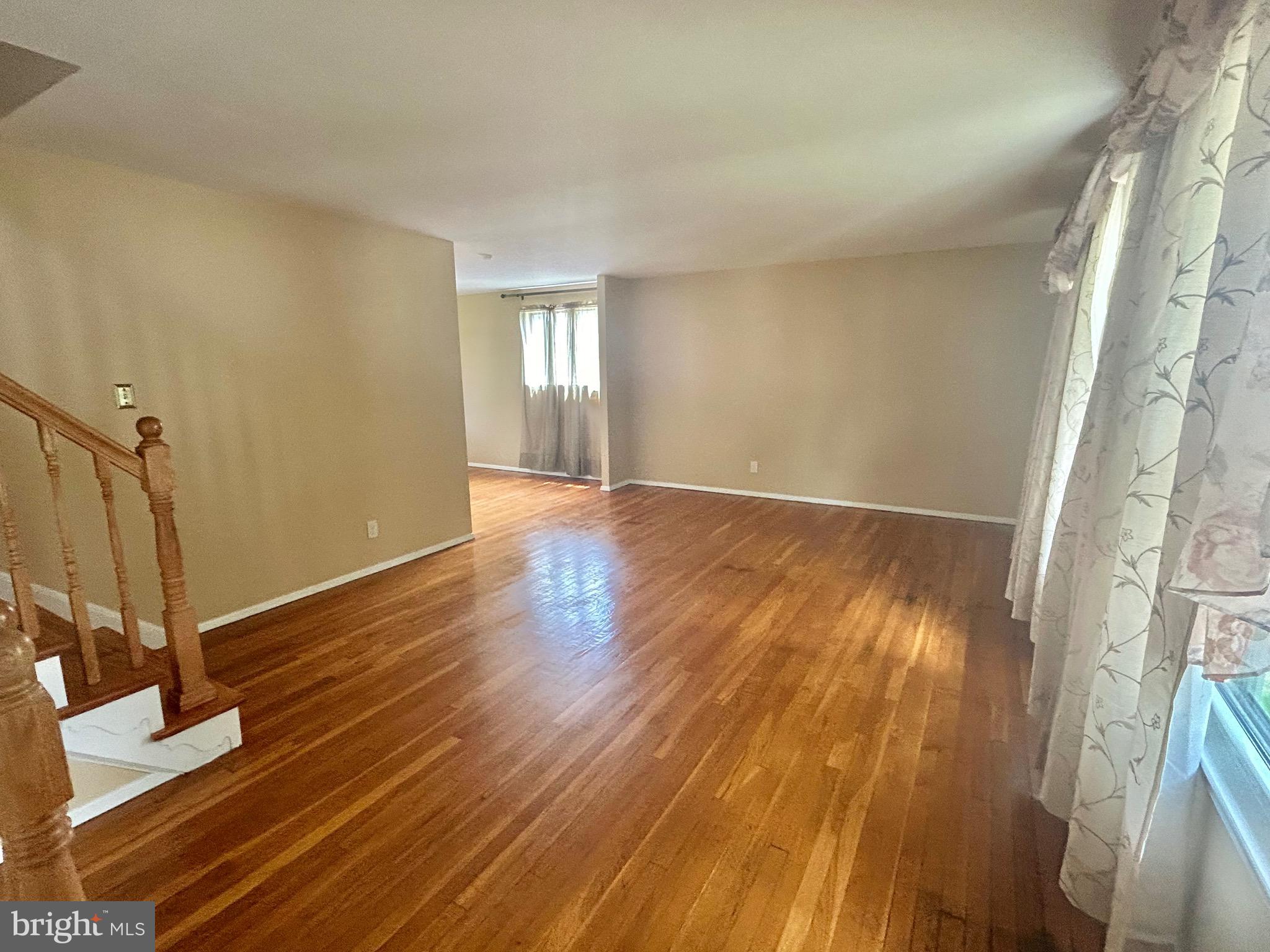 FOREST KNOLLS - Residential Lease