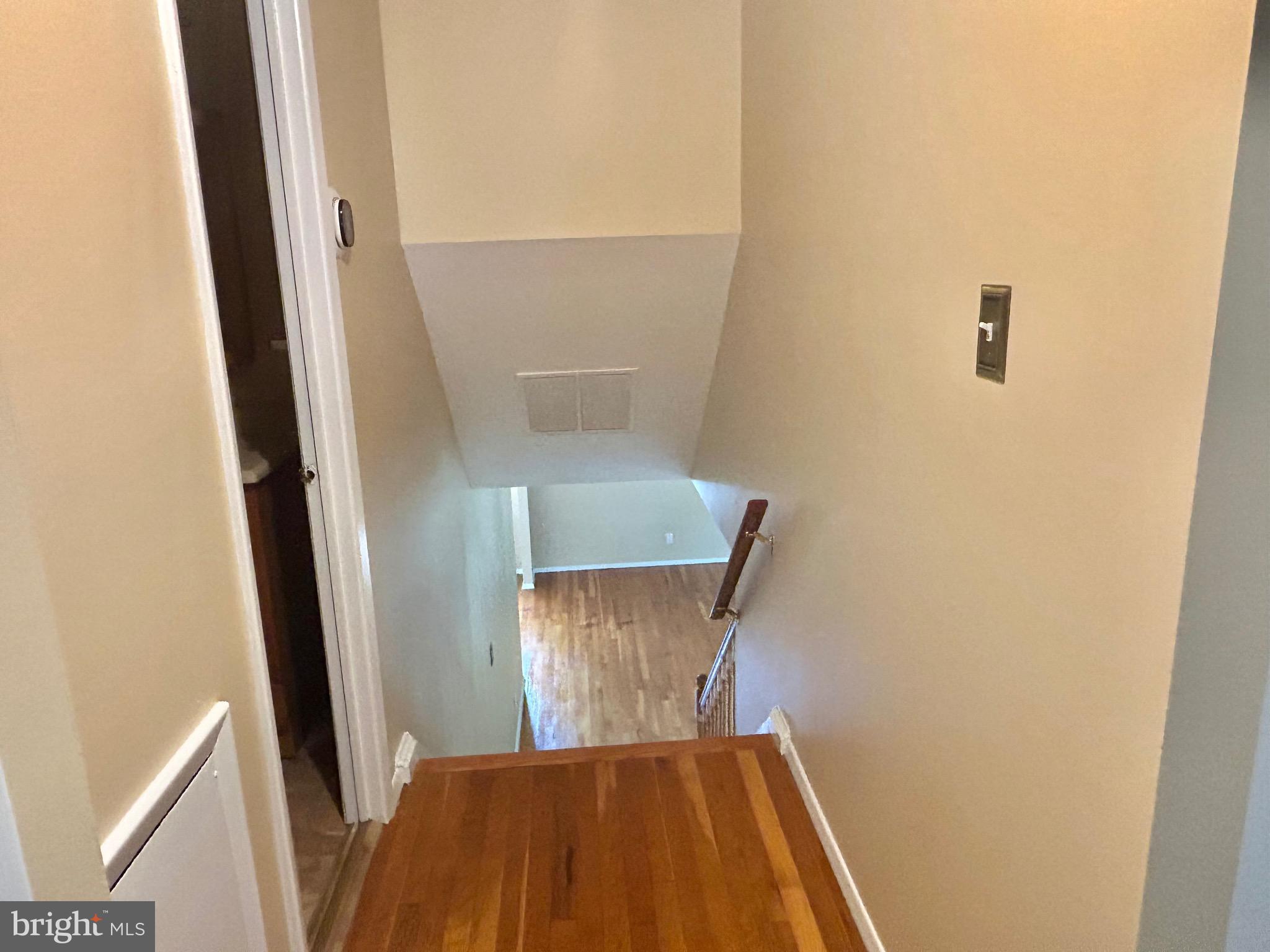 FOREST KNOLLS - Residential Lease