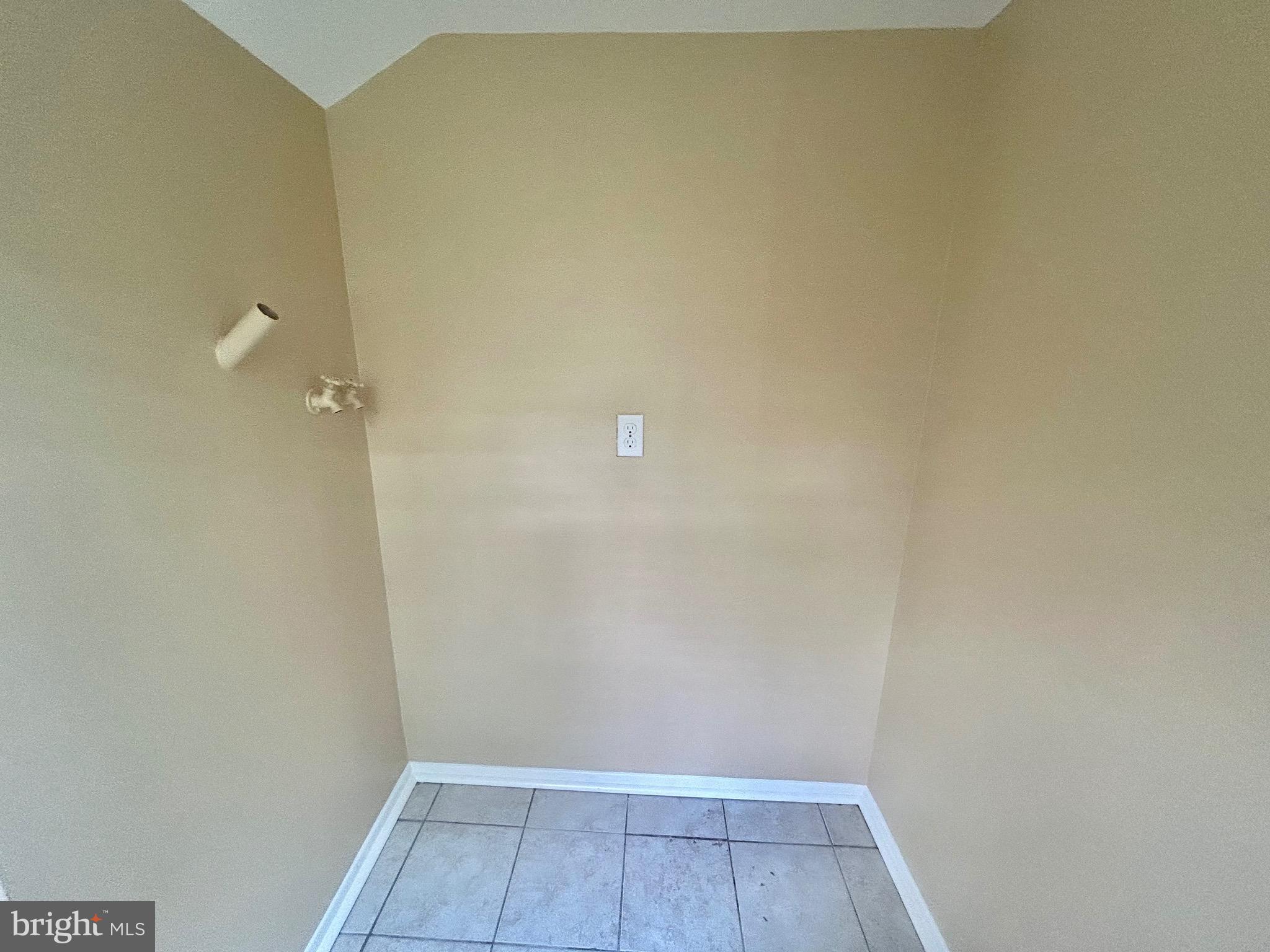 FOREST KNOLLS - Residential Lease