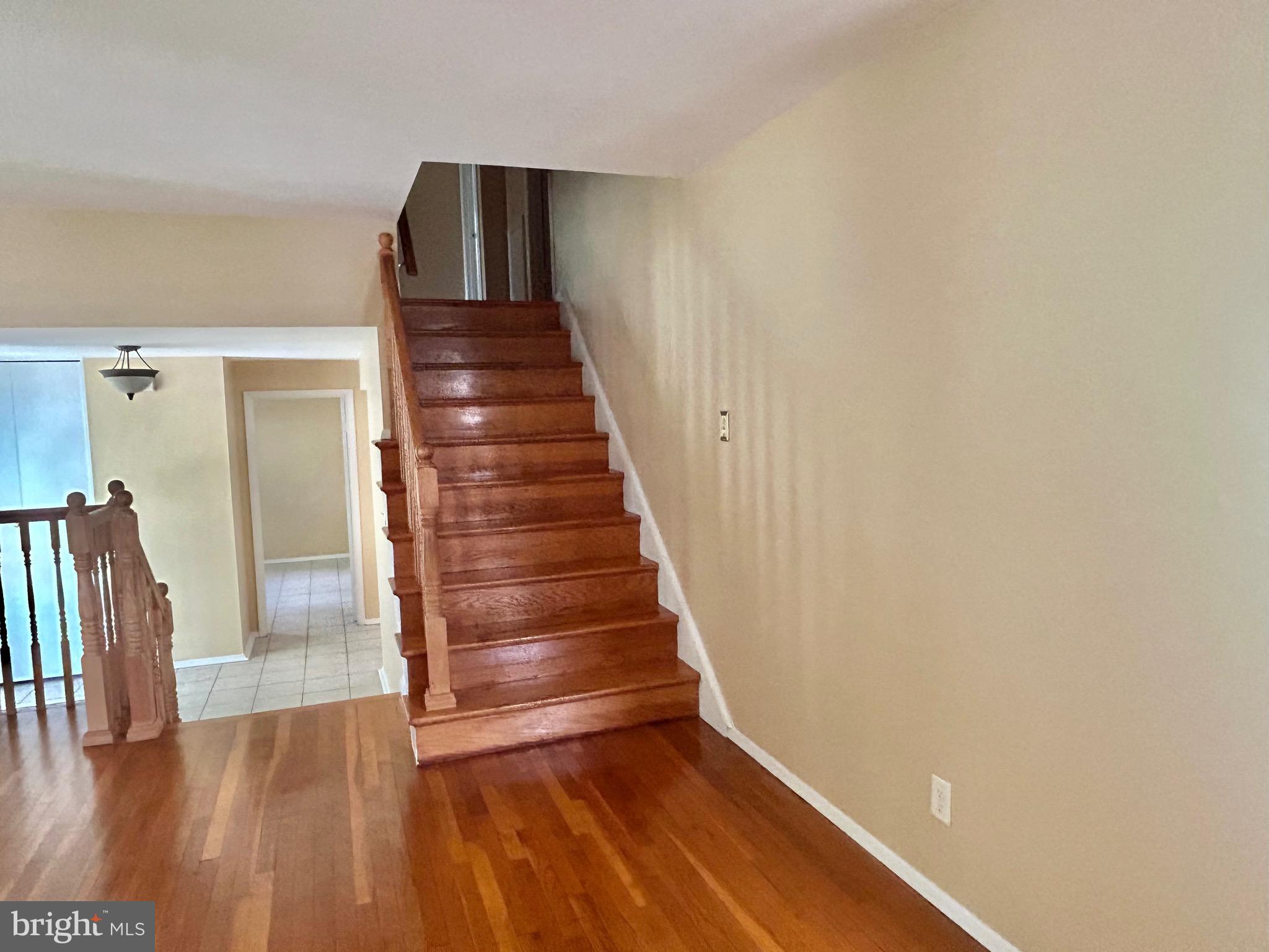 FOREST KNOLLS - Residential Lease