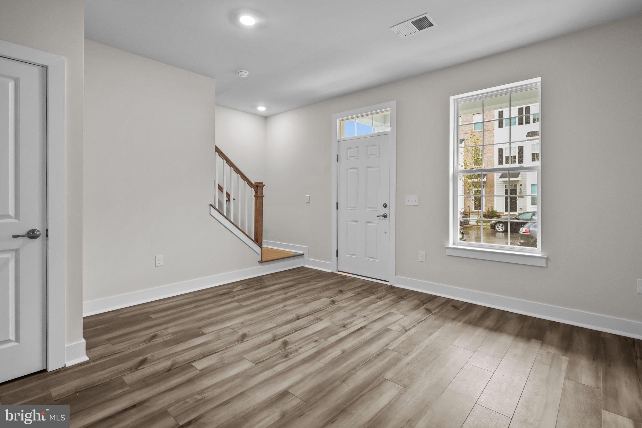 WATERSIDE - Residential