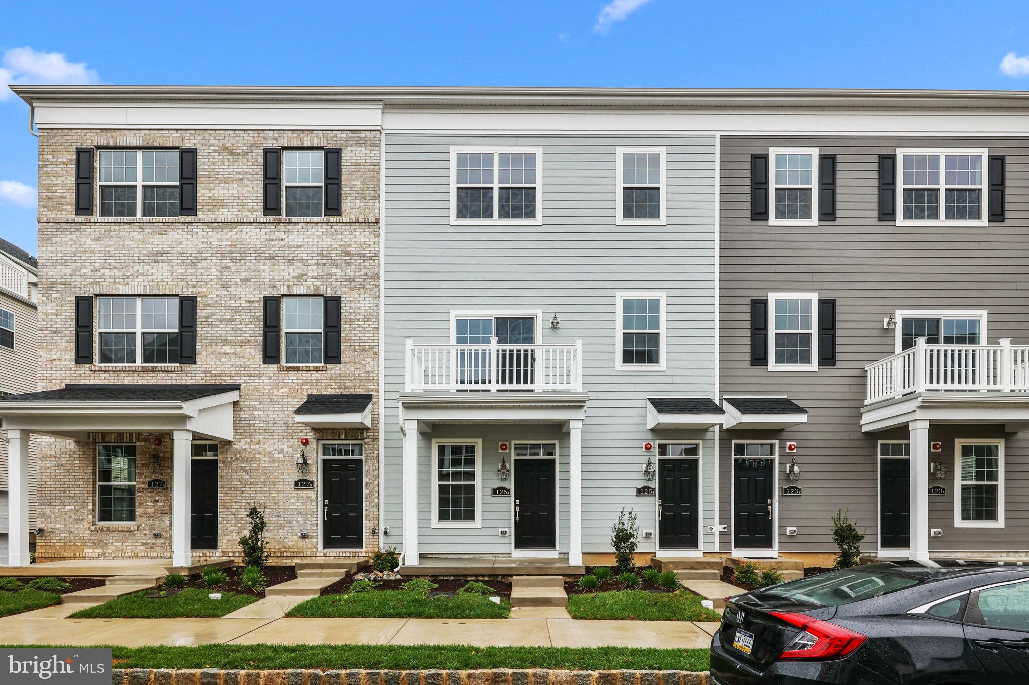 WATERSIDE - Residential