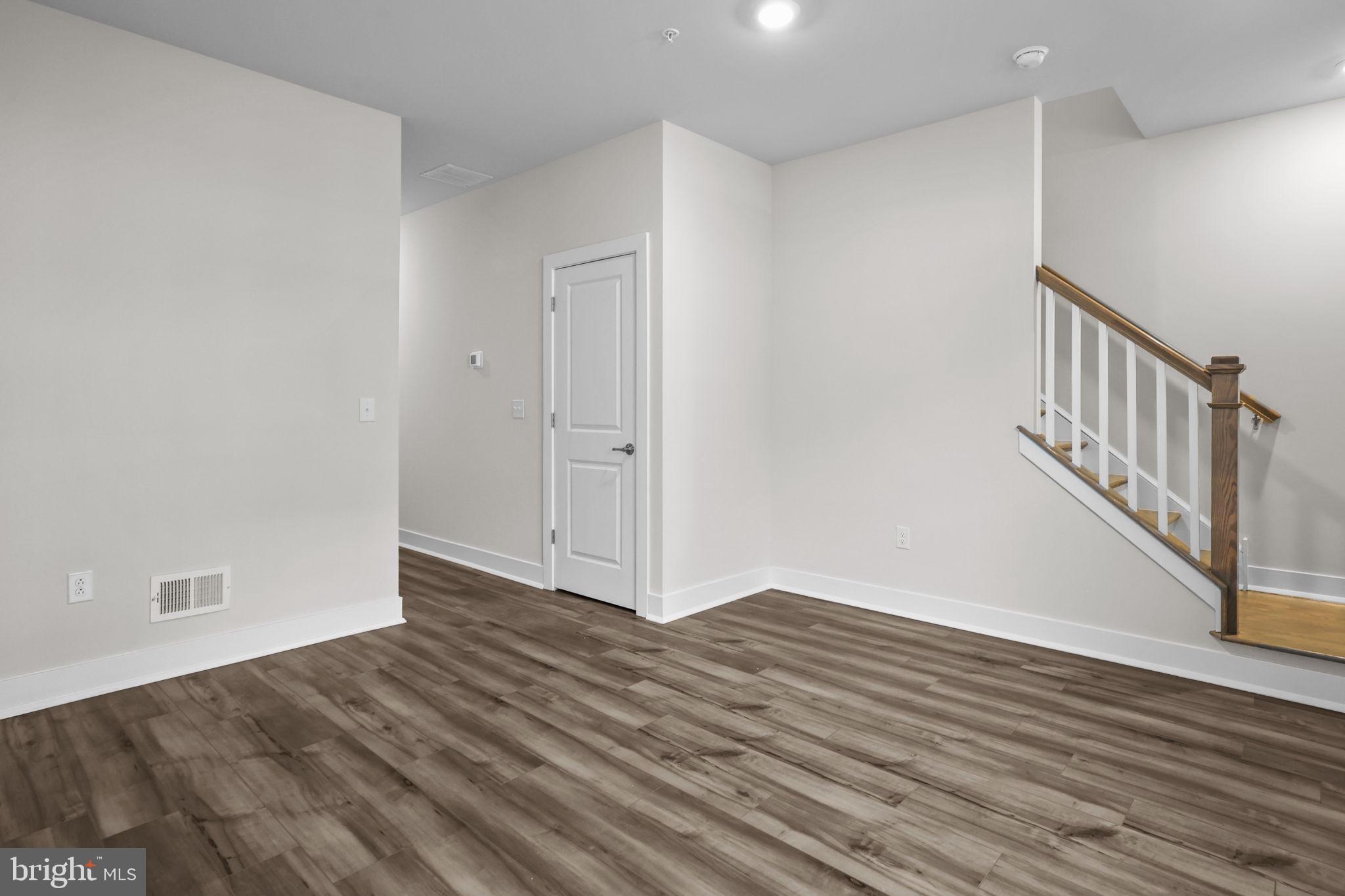 WATERSIDE - Residential