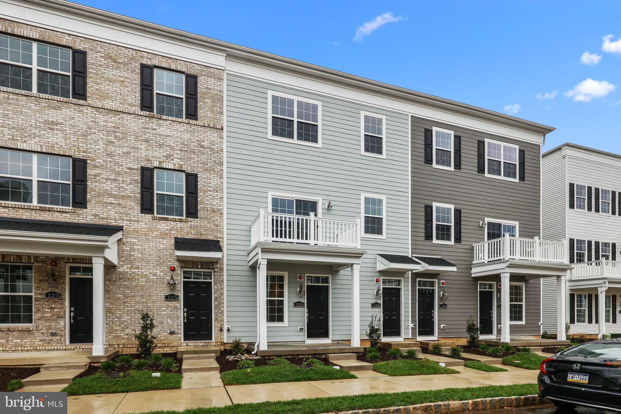 WATERSIDE - Residential
