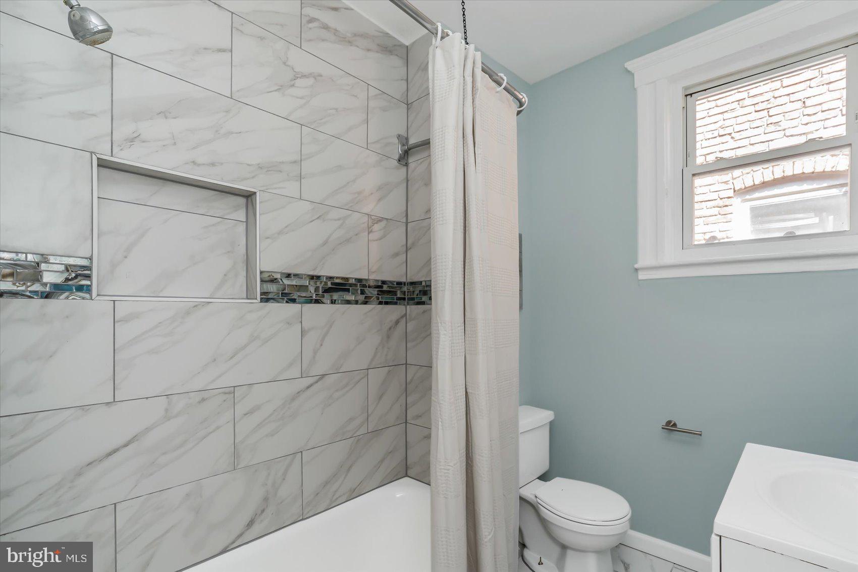 LOYOLA - NOTRE DAME - Residential Lease