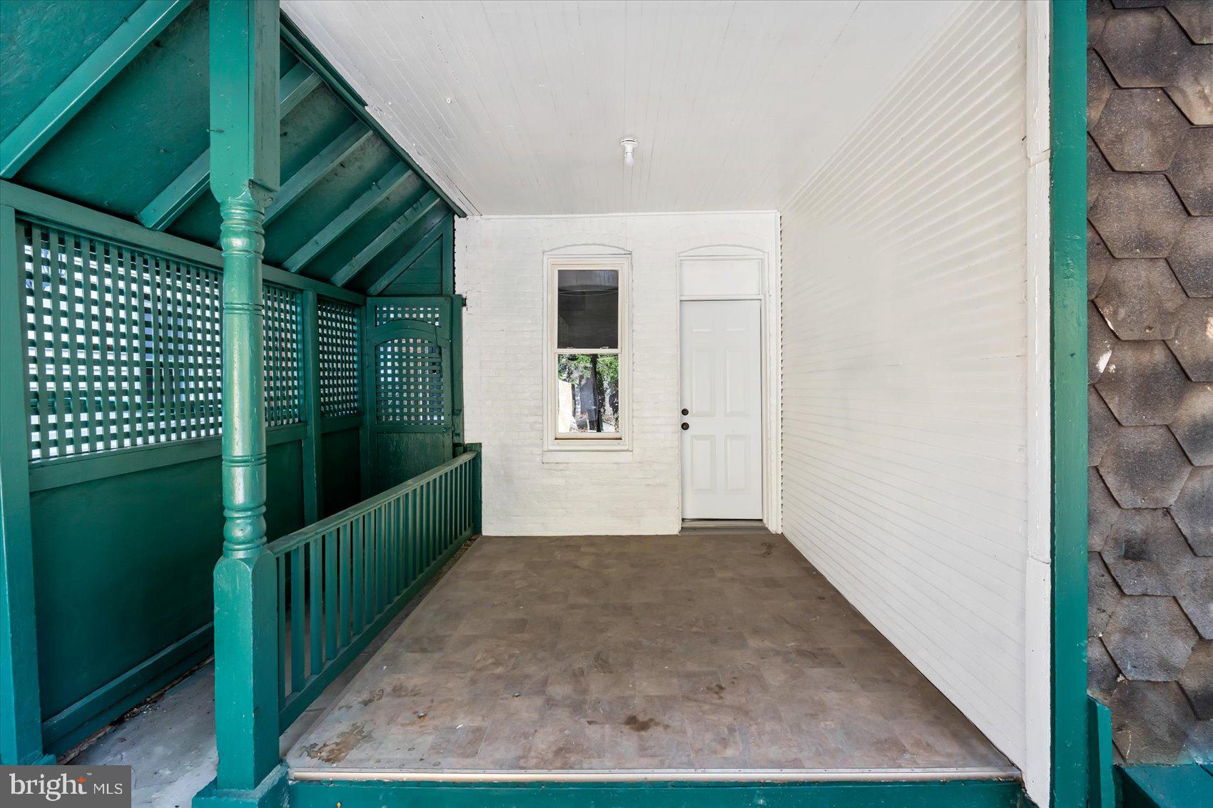LOYOLA - NOTRE DAME - Residential Lease