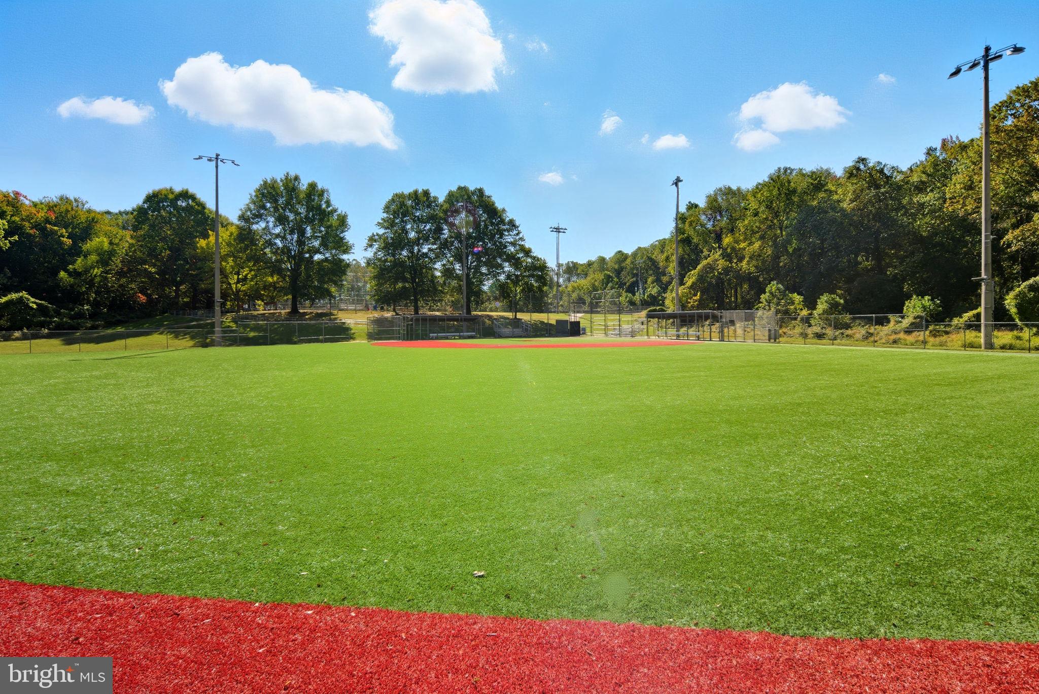 VIENNA OAKS - Residential