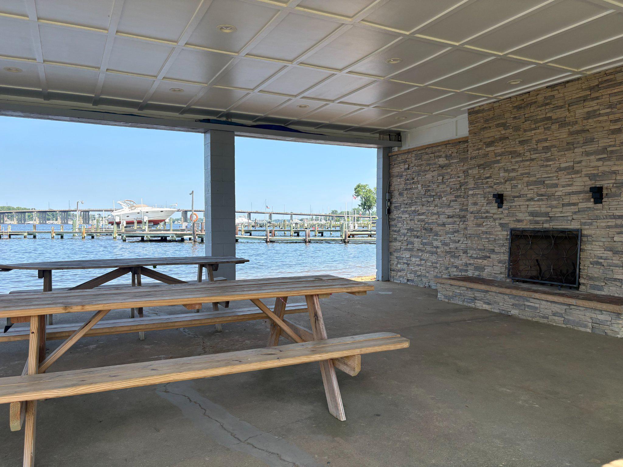 EDGEWATER BEACH - Residential