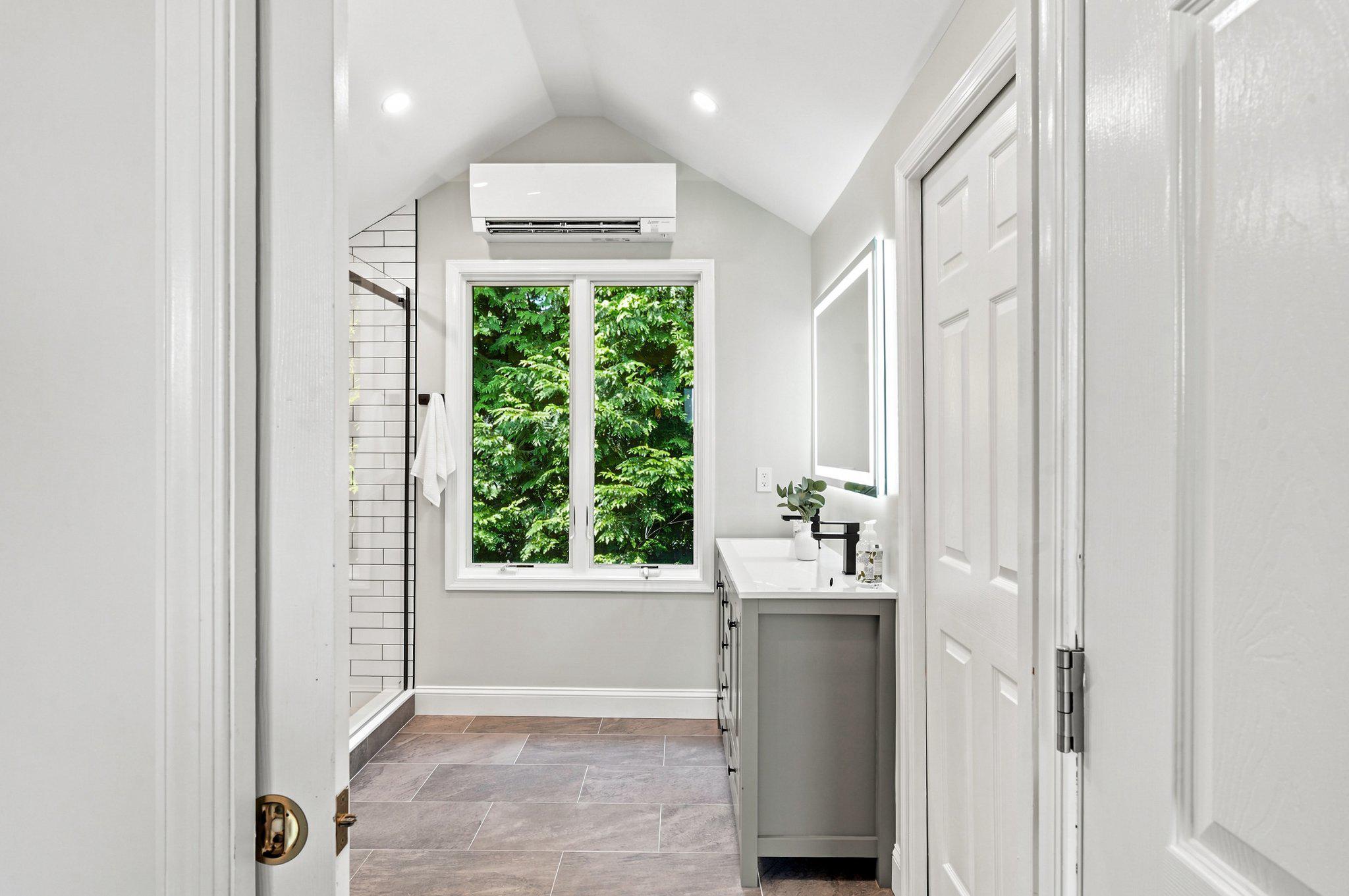 EDGEWATER BEACH - Residential
