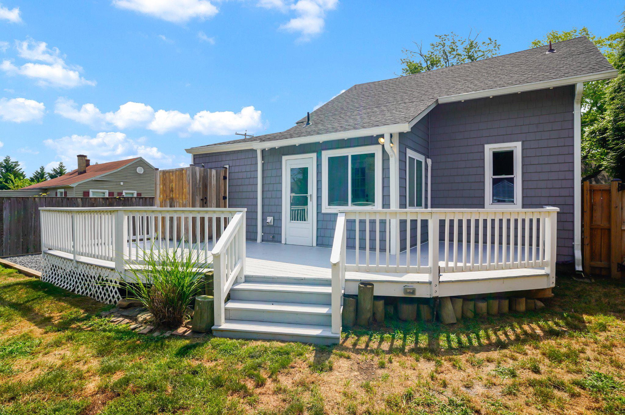 EDGEWATER BEACH - Residential