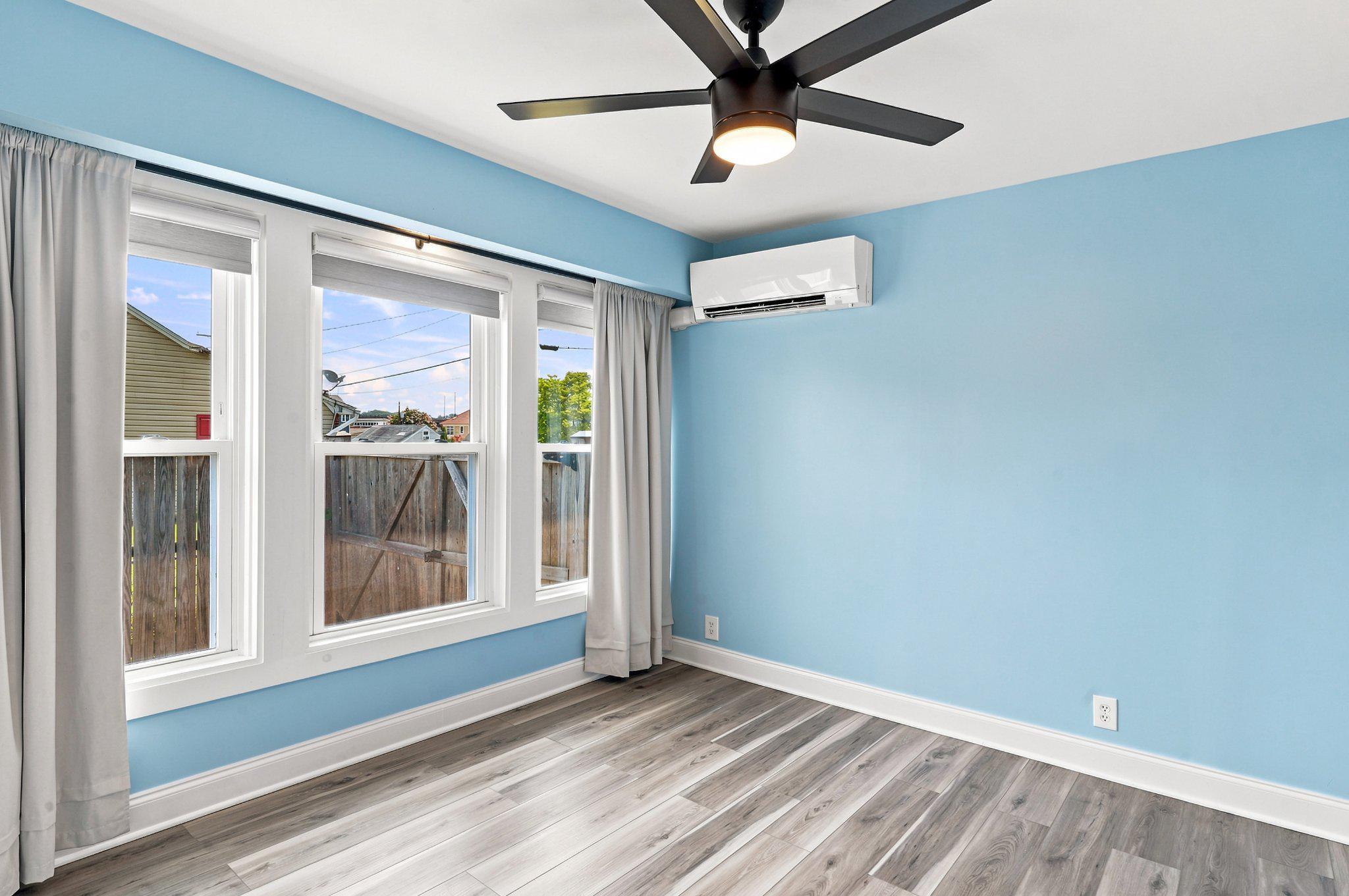 EDGEWATER BEACH - Residential